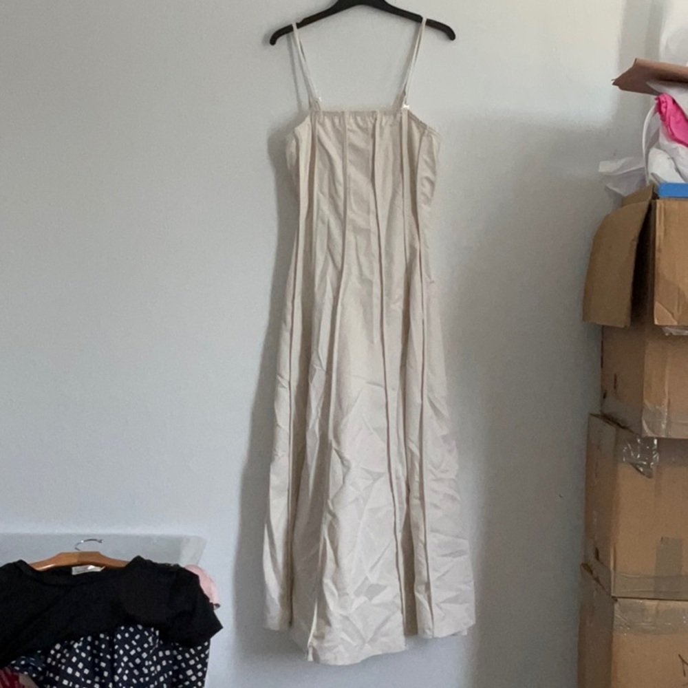 Elegant Cream Dress - Picture 2 of 3